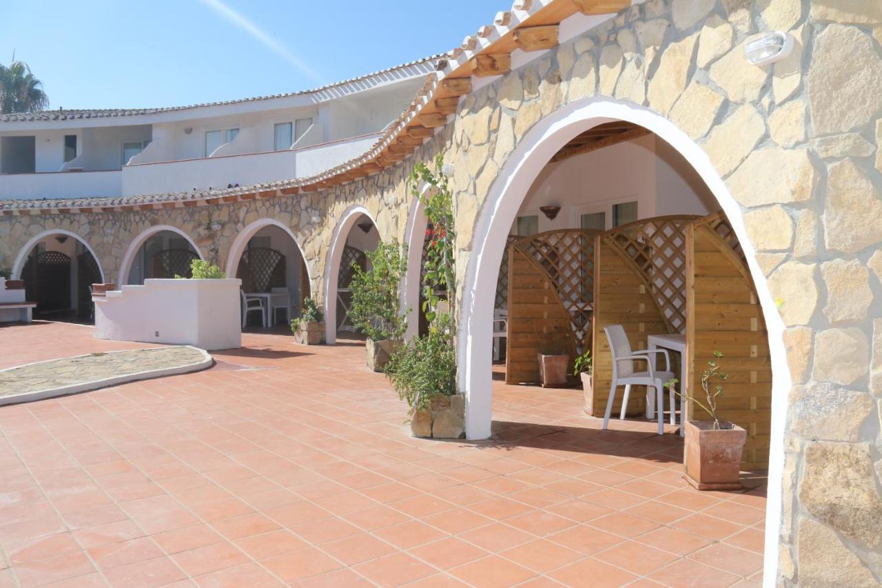 Hotel Altura Villasimius Eksteriør bilde