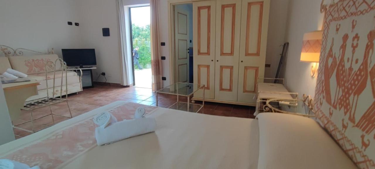 Hotel Altura Villasimius Eksteriør bilde